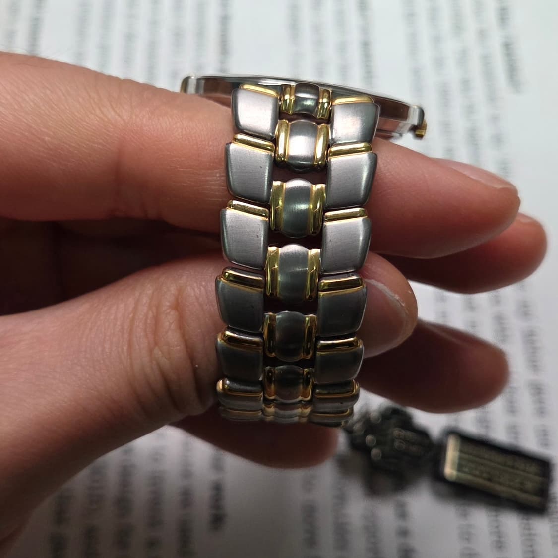 데드스탁] 빈티지 산도즈 다이아나 입체다이얼 칼침핸즈 쿼츠 남성용
 상품이미지6