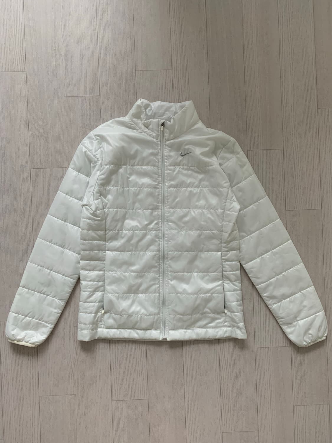 나이키 00년대 올드스쿨 은색 스우시 화이트 경량패딩 상품이미지4