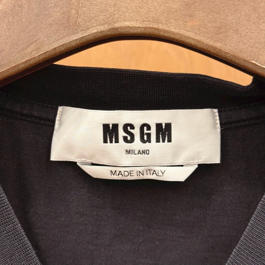 MSGM 밀라노 반팔 티셔츠 미니 로고 프린팅 슬림핏 베이직 블랙 상품이미지7