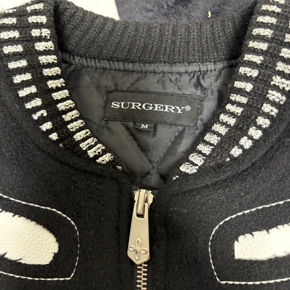 써저리 본 바시티 자켓 상품이미지3