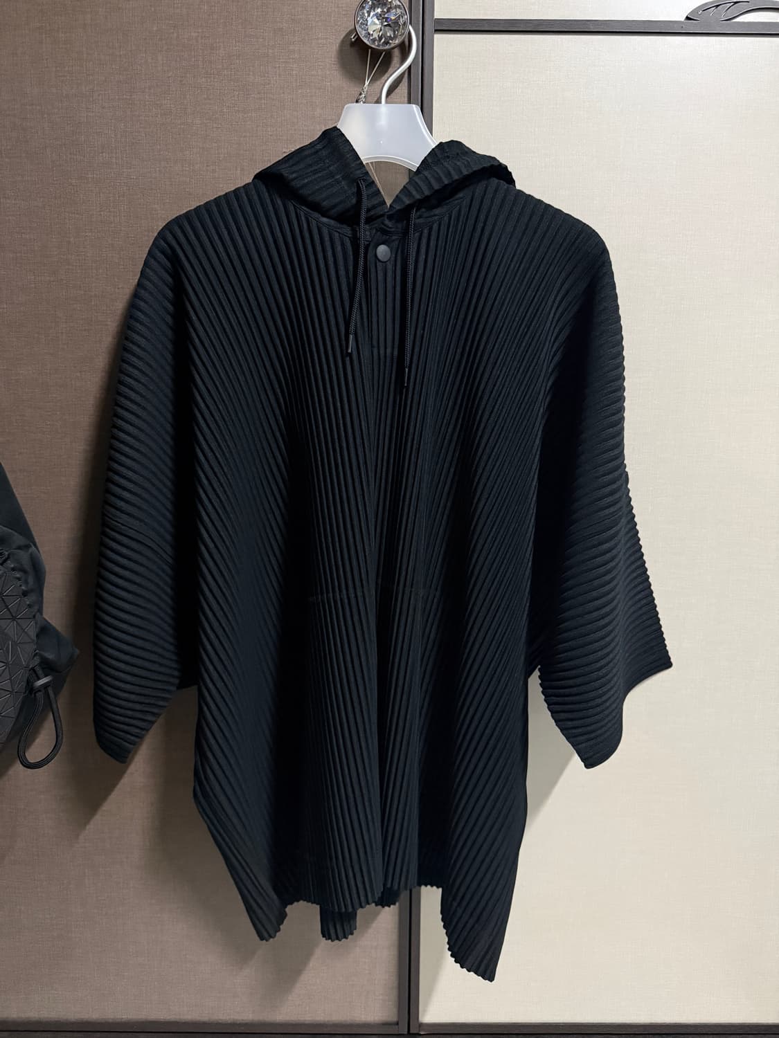 옴므플리세 반팔후드 2사이즈 상품이미지1