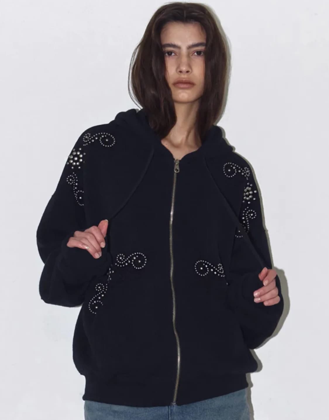 폴리수엠 스터드 후드집업 블랙 상품이미지3