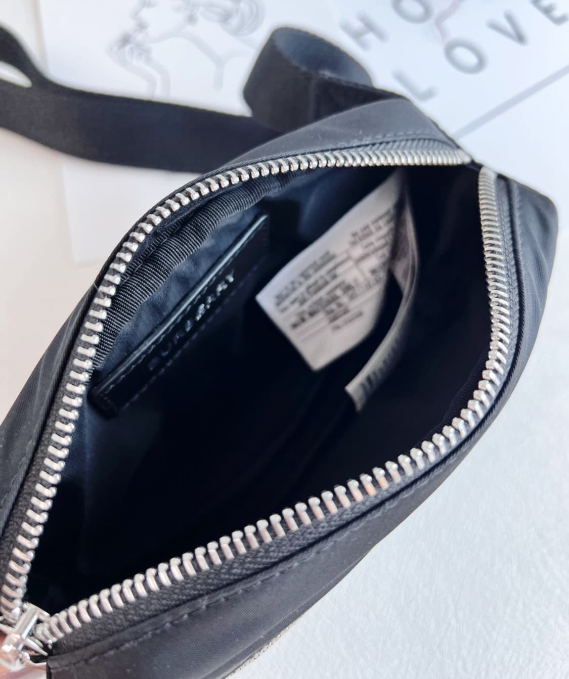 [새상품급] 버버리 캐논 나일론 벨트백 블랙 상품이미지7