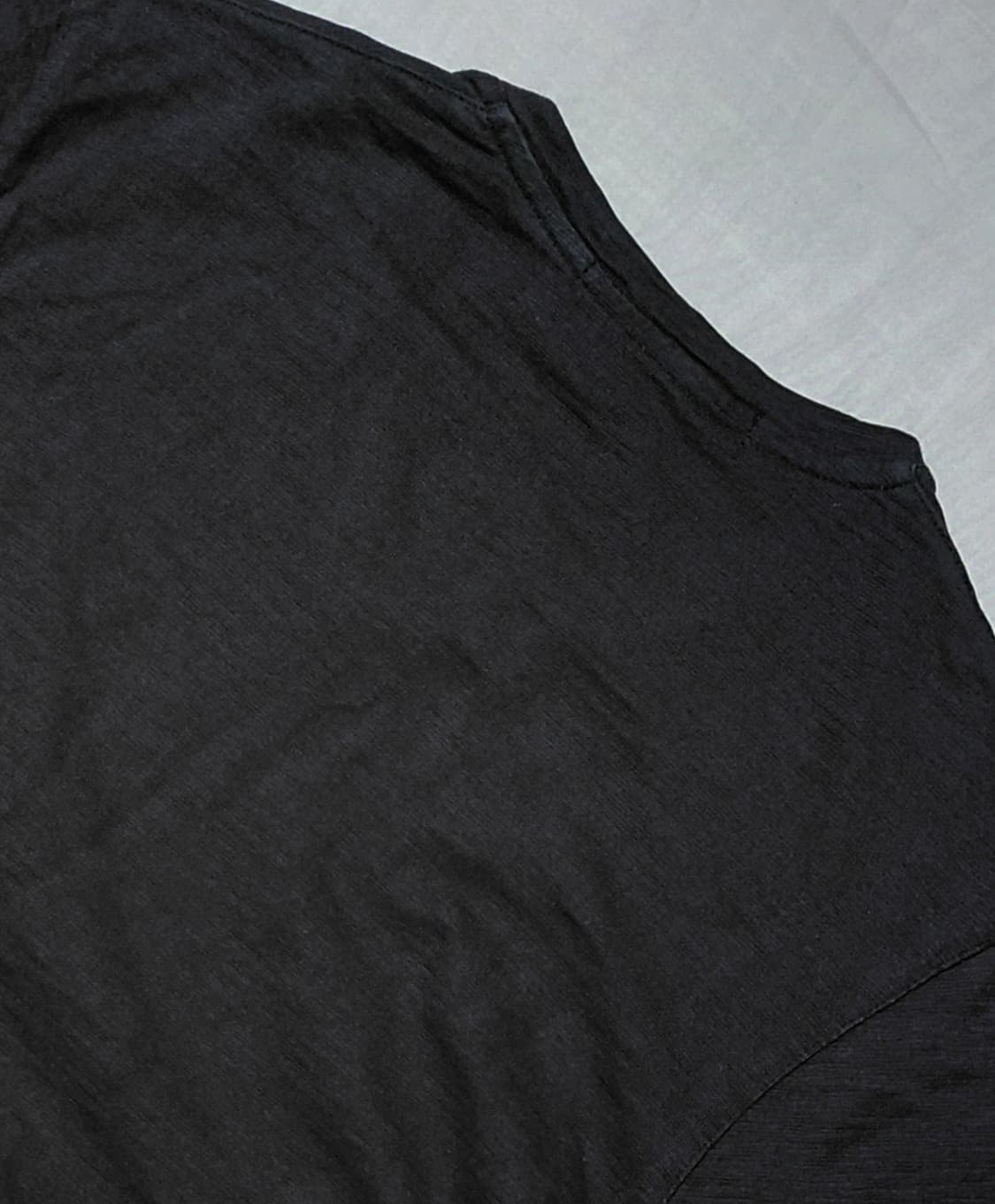 [S~M] INTERMEZZO 패턴 포켓 브이넥 슬러브 티셔츠 상품이미지10