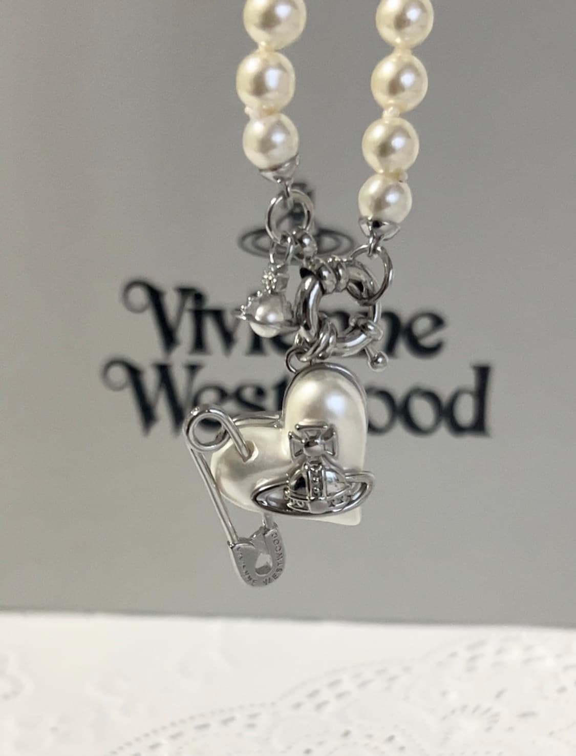 비비안웨스트우드 어커이브 오리에타세이프티핀 진주 펄 초커 목걸이 상품이미지1