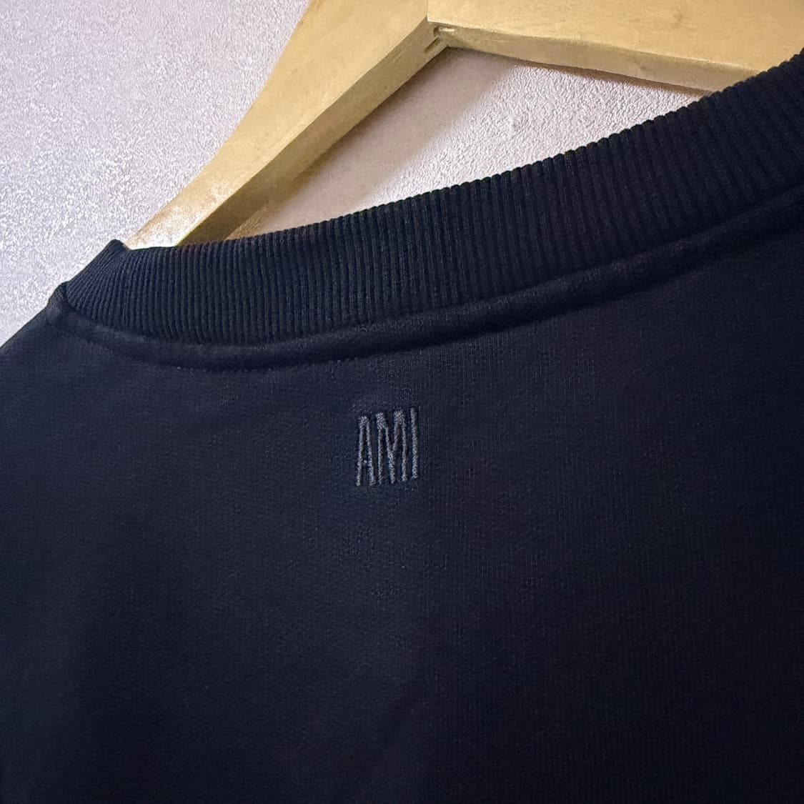 아미 하트로고 맨투맨 블랙 BFHJ007.730 XXL (남성 105) 상품이미지9