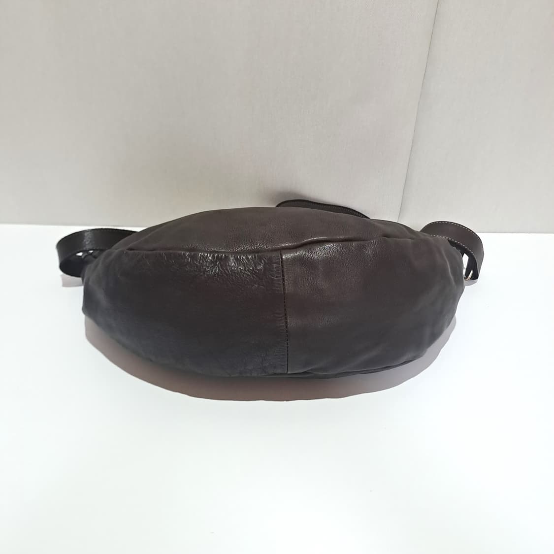 (택포) FRYE 프라이 이태리 직수입 하프문 숄더백 B853 상품이미지7