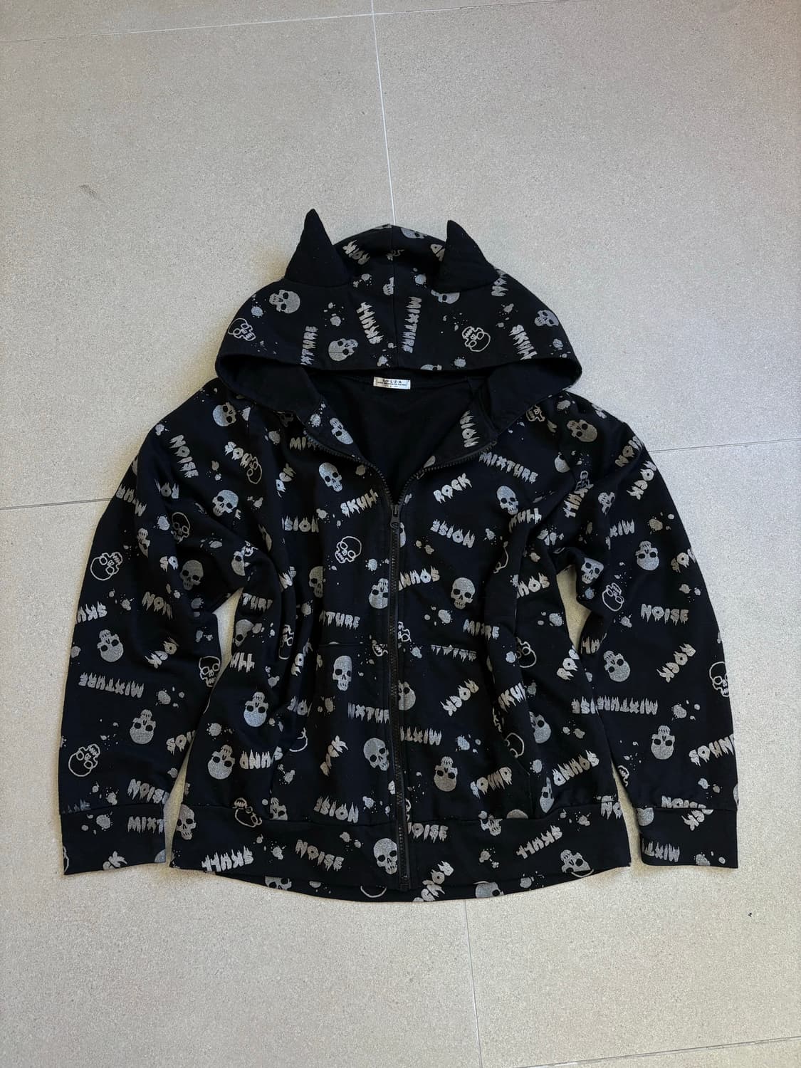 해골 악마뿔 후드집업 상품이미지1