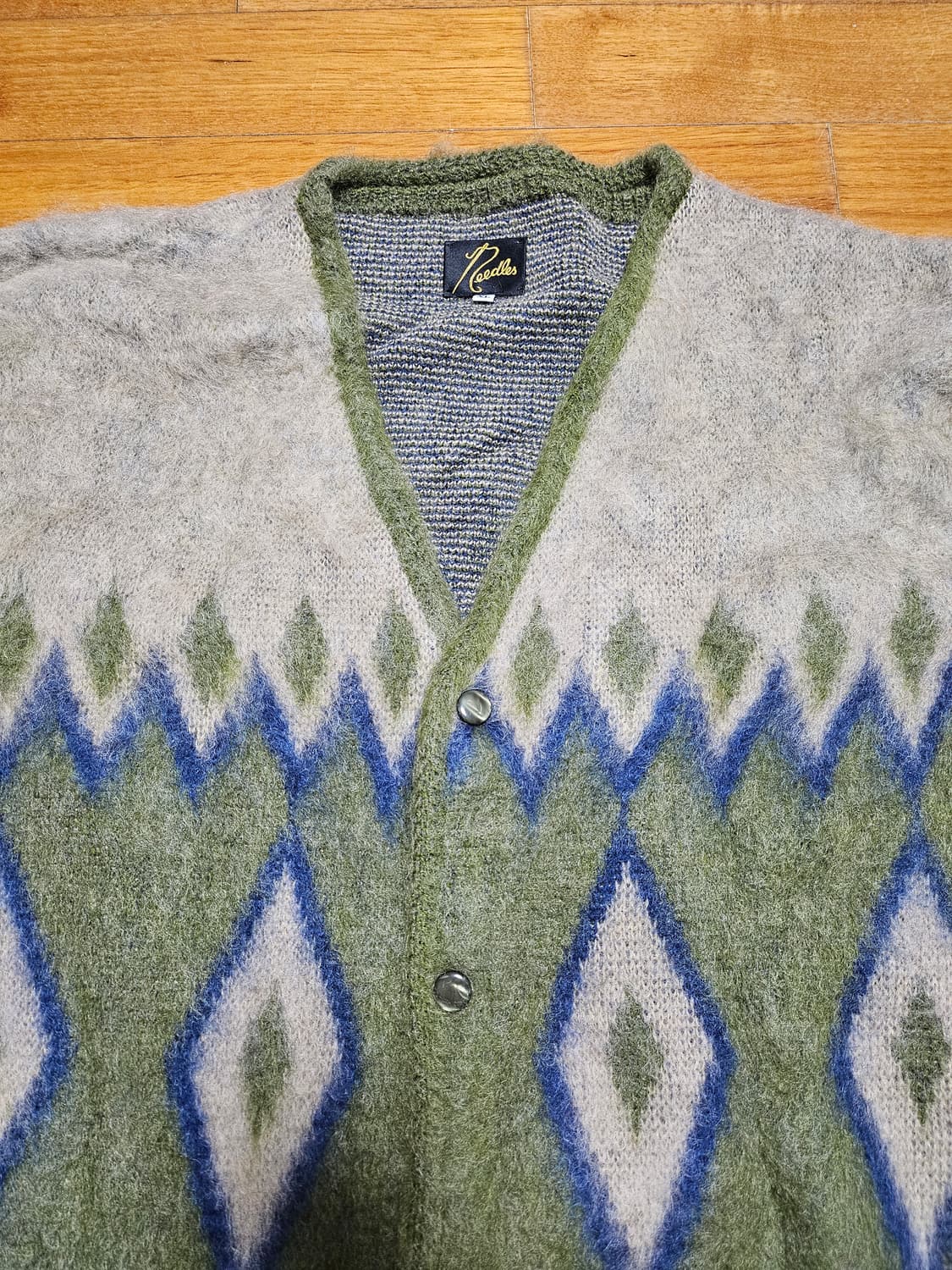 니들스 다이아몬드 모헤어 가디건 올리브 상품이미지3