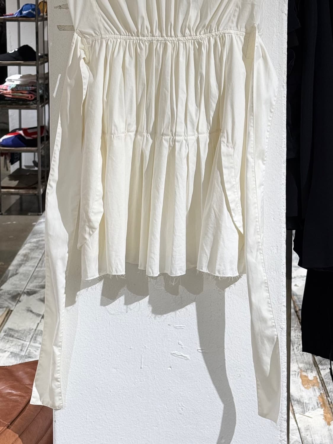 프라다 아이보리 타이 슬리브리스 미니 원피스 상품이미지6