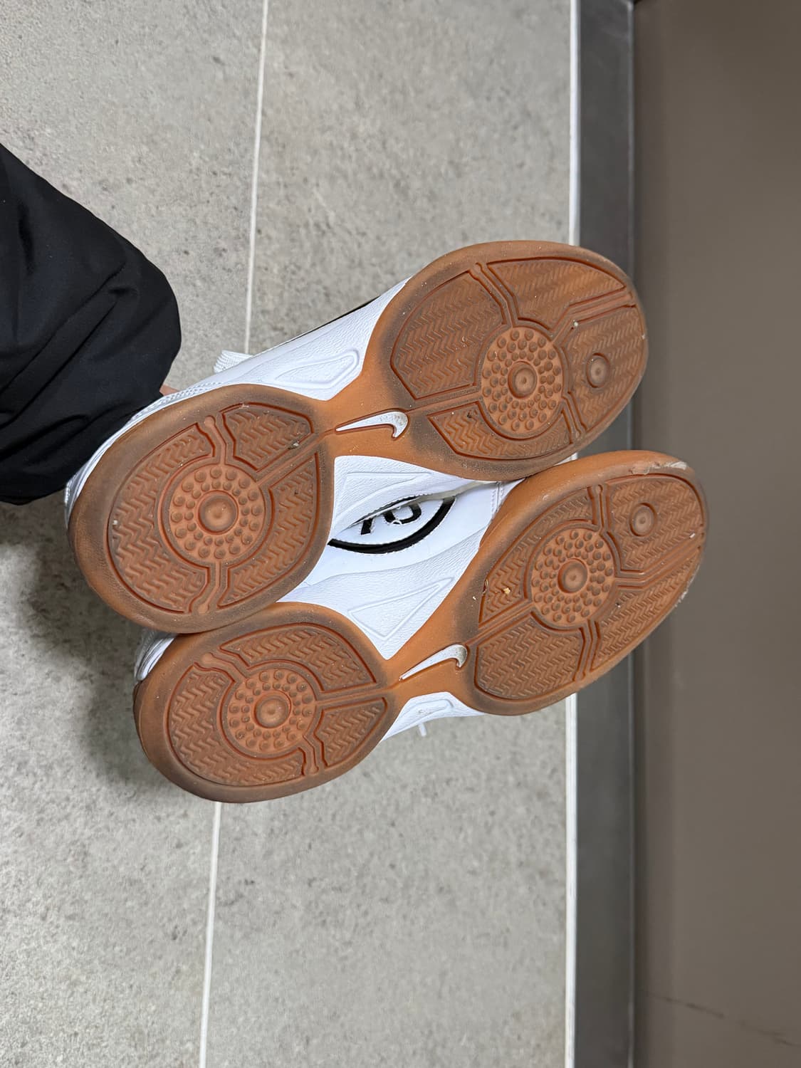 나이키 토탈90 메탈릭화이트 상품이미지2