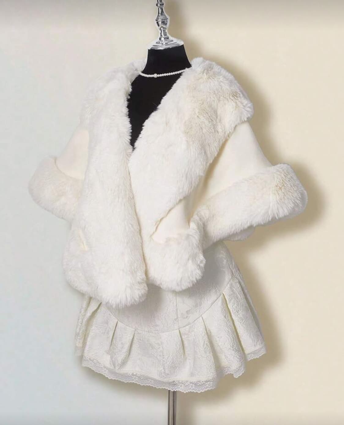 갸루 화이트 퍼 케이프 코트 새상품 상품이미지2