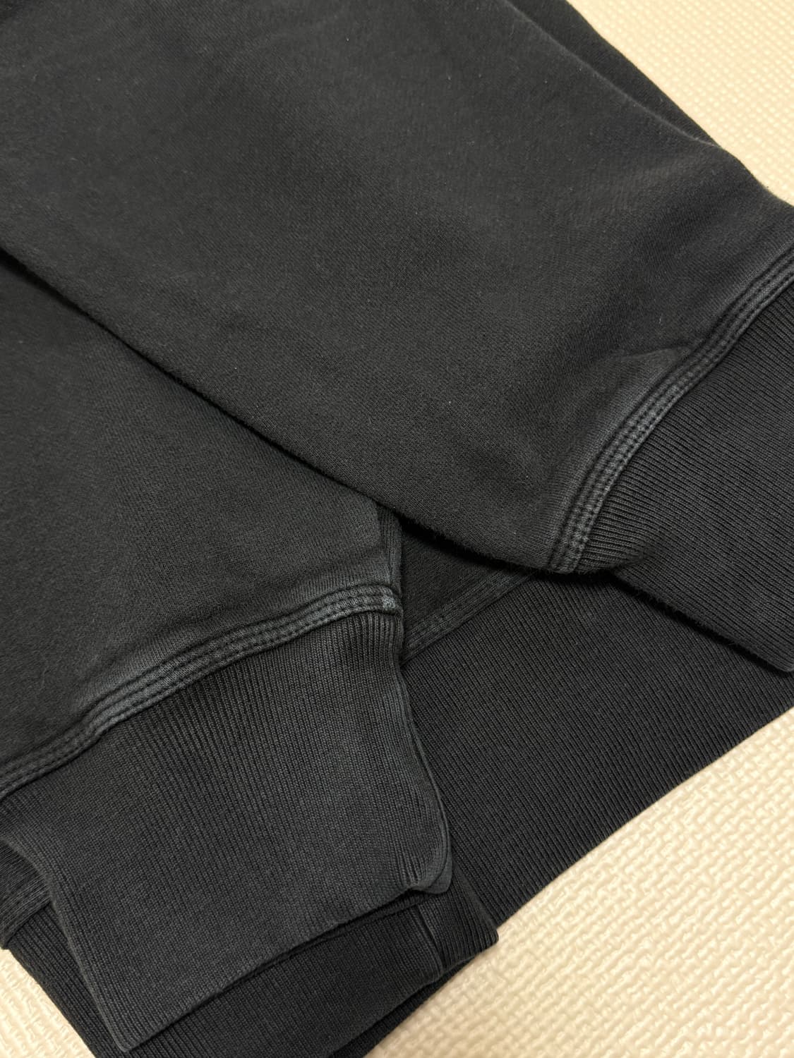 스투시 Curly S 로고 스웻셔츠 상품이미지4