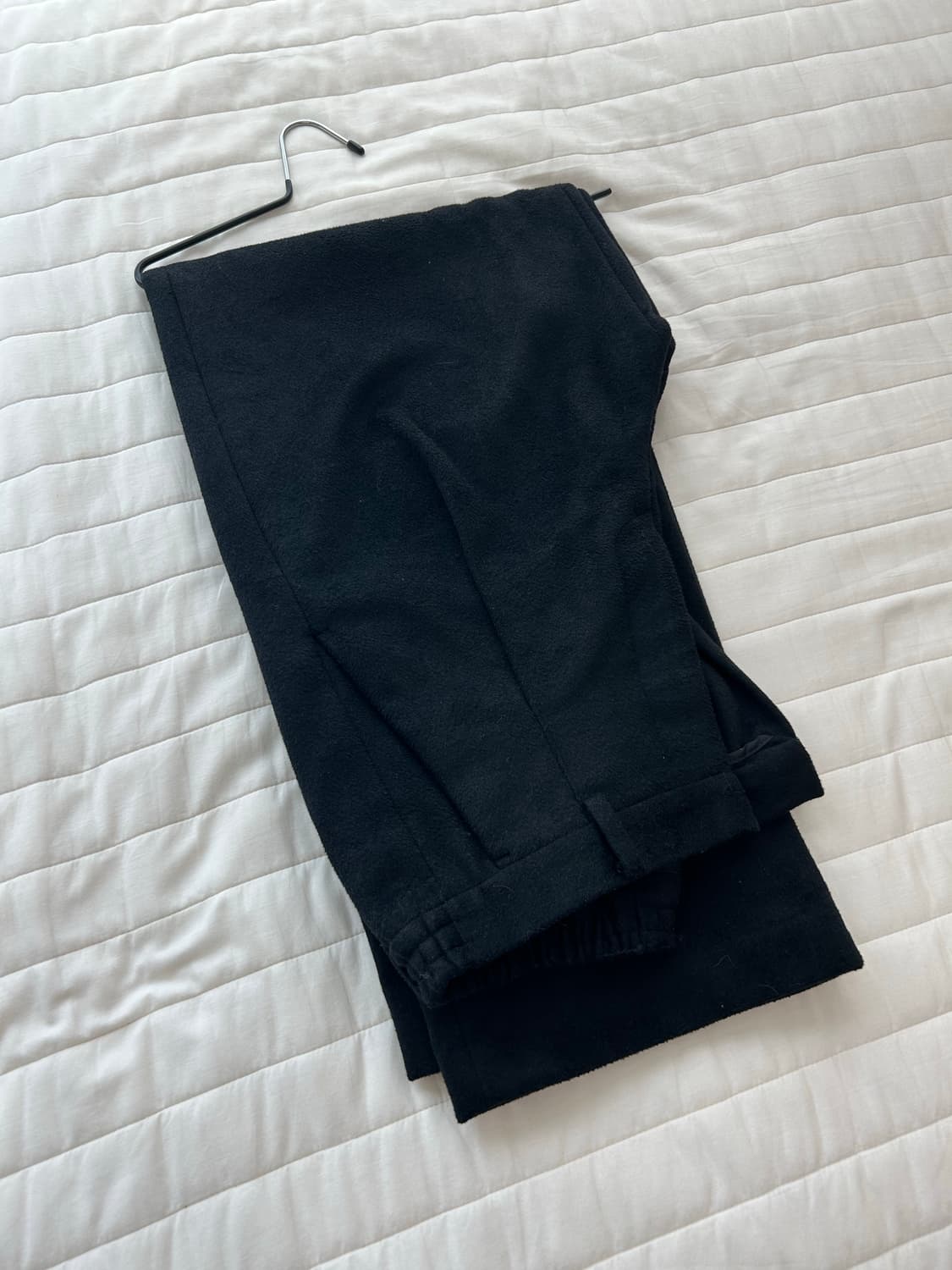 르마드 울 원턱 밴딩팬츠 블랙 상품이미지1