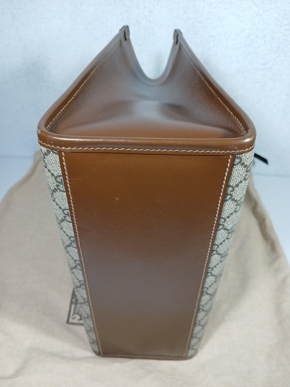 구찌 인터로킹 GG 토트백 스몰 659983 상품이미지7