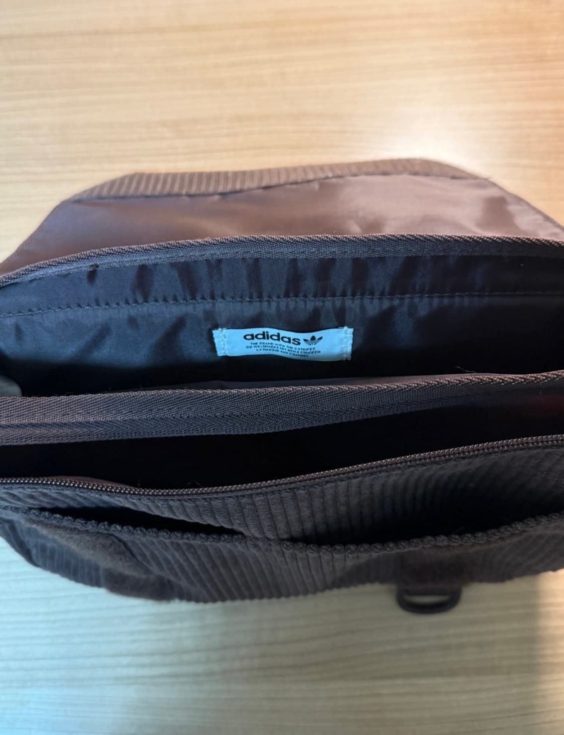 Adidas 쉐도우 브라운 메신저백 팔아요 상품이미지3