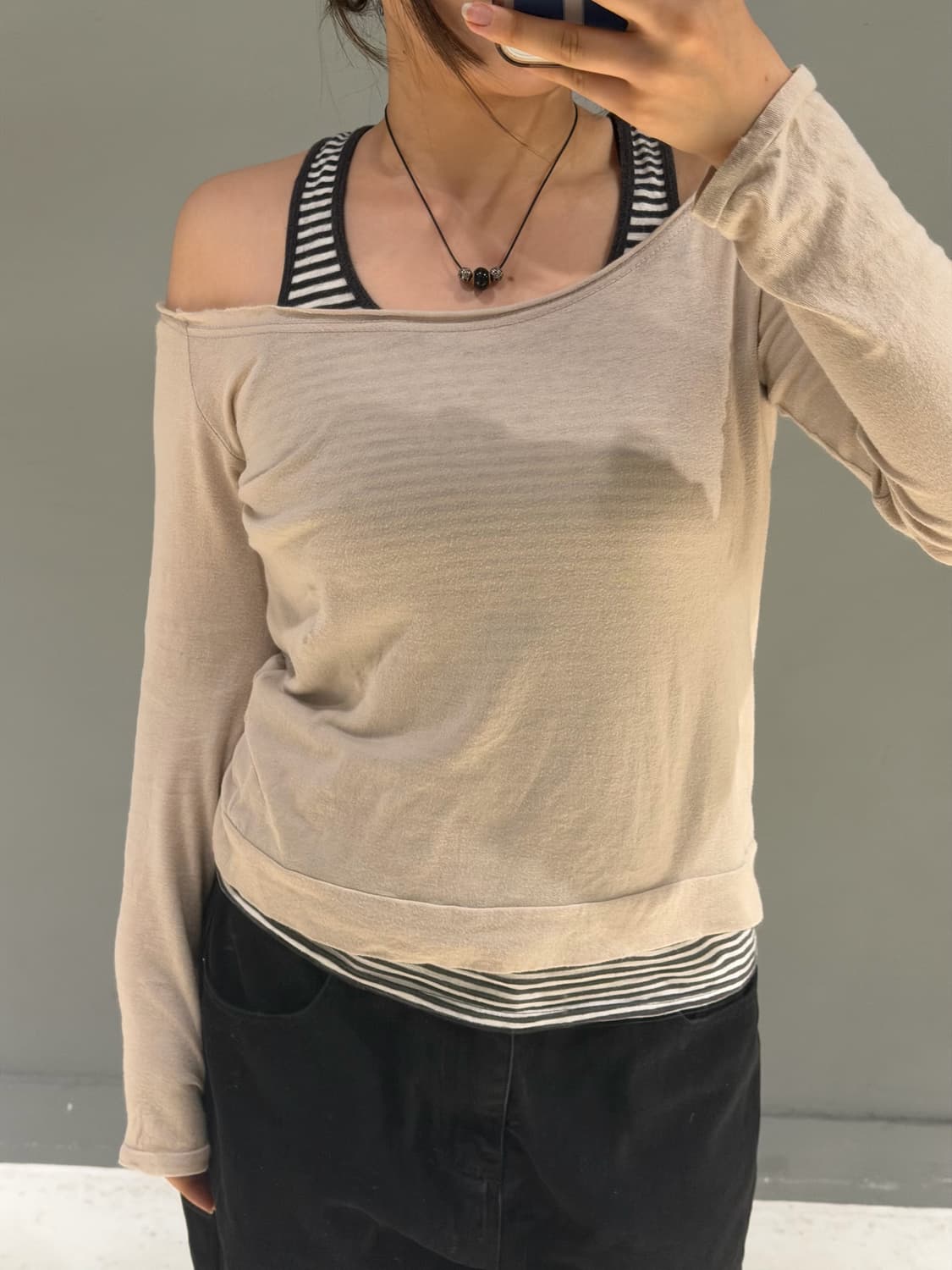 off-shoulder button point long sleeve 상품이미지3