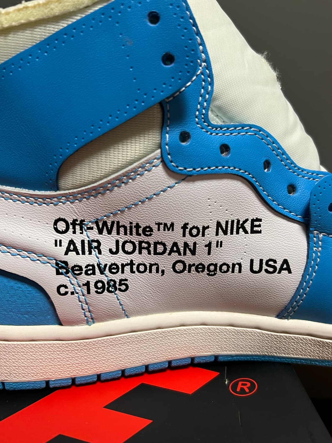 조던 1 X 오프화이트 레트로 하이 유니버시티 UNC 블루 (나코택) 상품이미지5