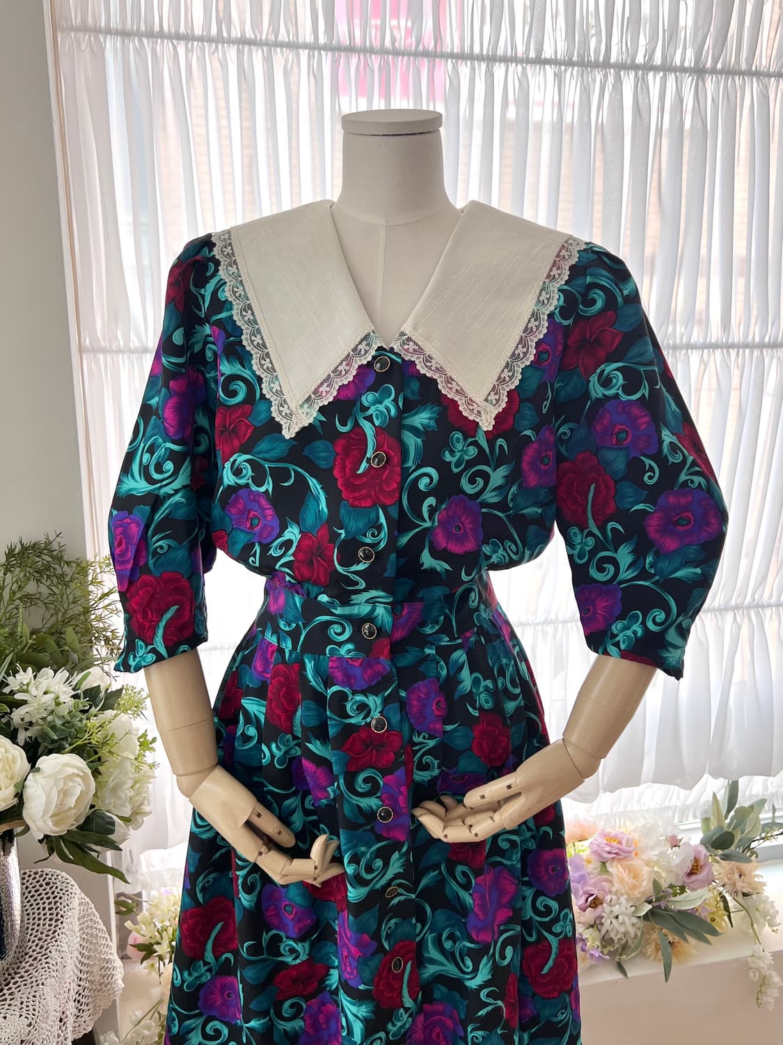 화이트 카라 플라워 버튼 원피스 상품이미지3