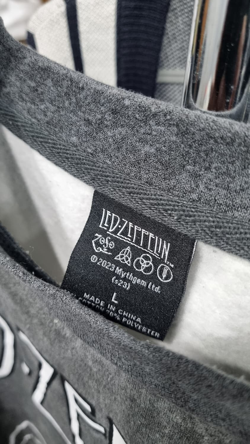 레드제플린 프린트 긴팔 기모티 105 가슴단면57 (보세제품) 상품이미지2