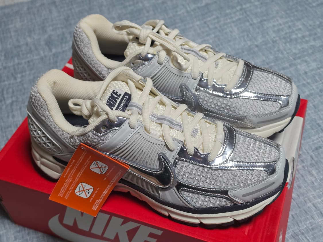 새상품 나이키 줌 보메로 5 포톤 더스트 그리드아이언 사이즈 275 좌우 상품이미지1