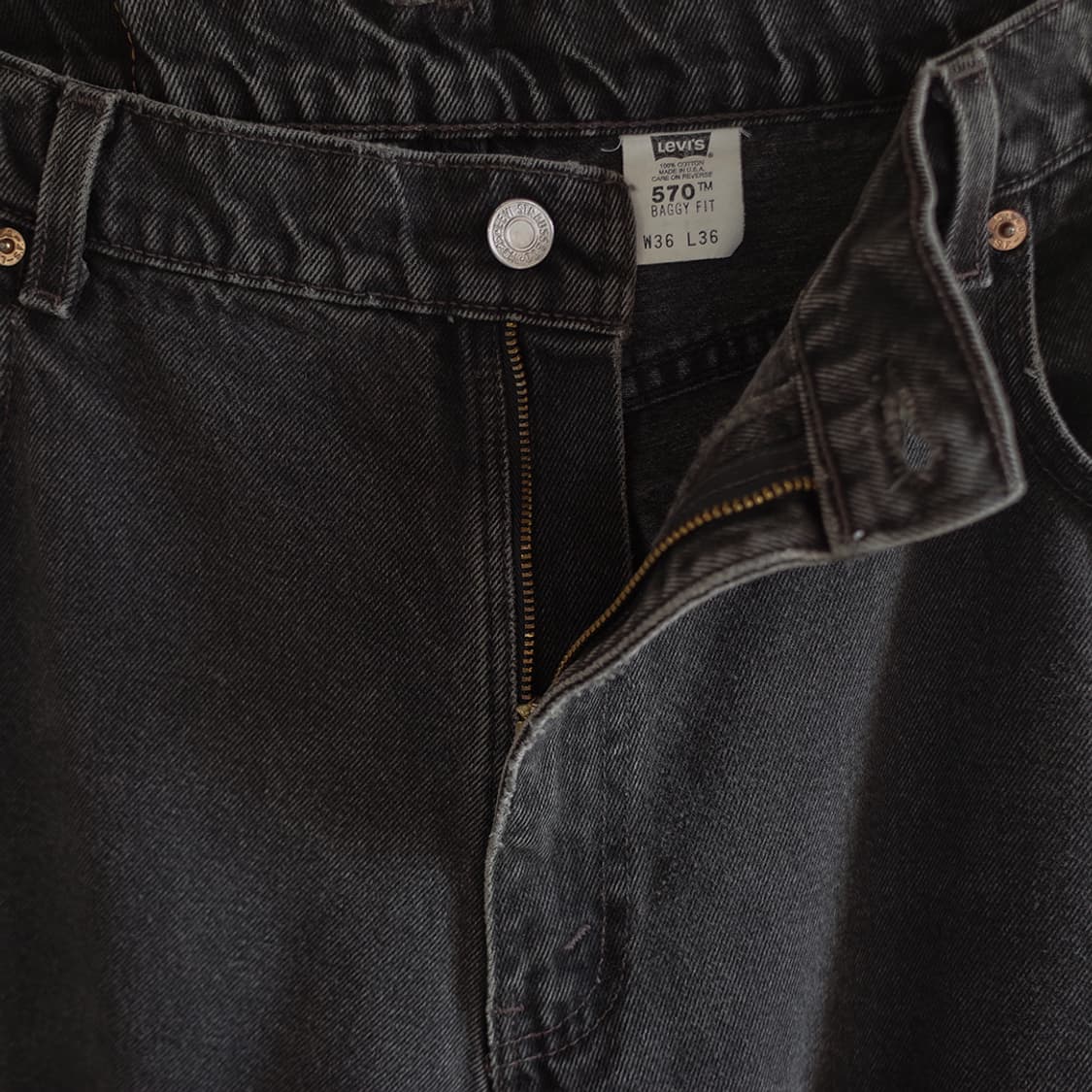 90's Levi's 570 Black Denim Pants 상품이미지3