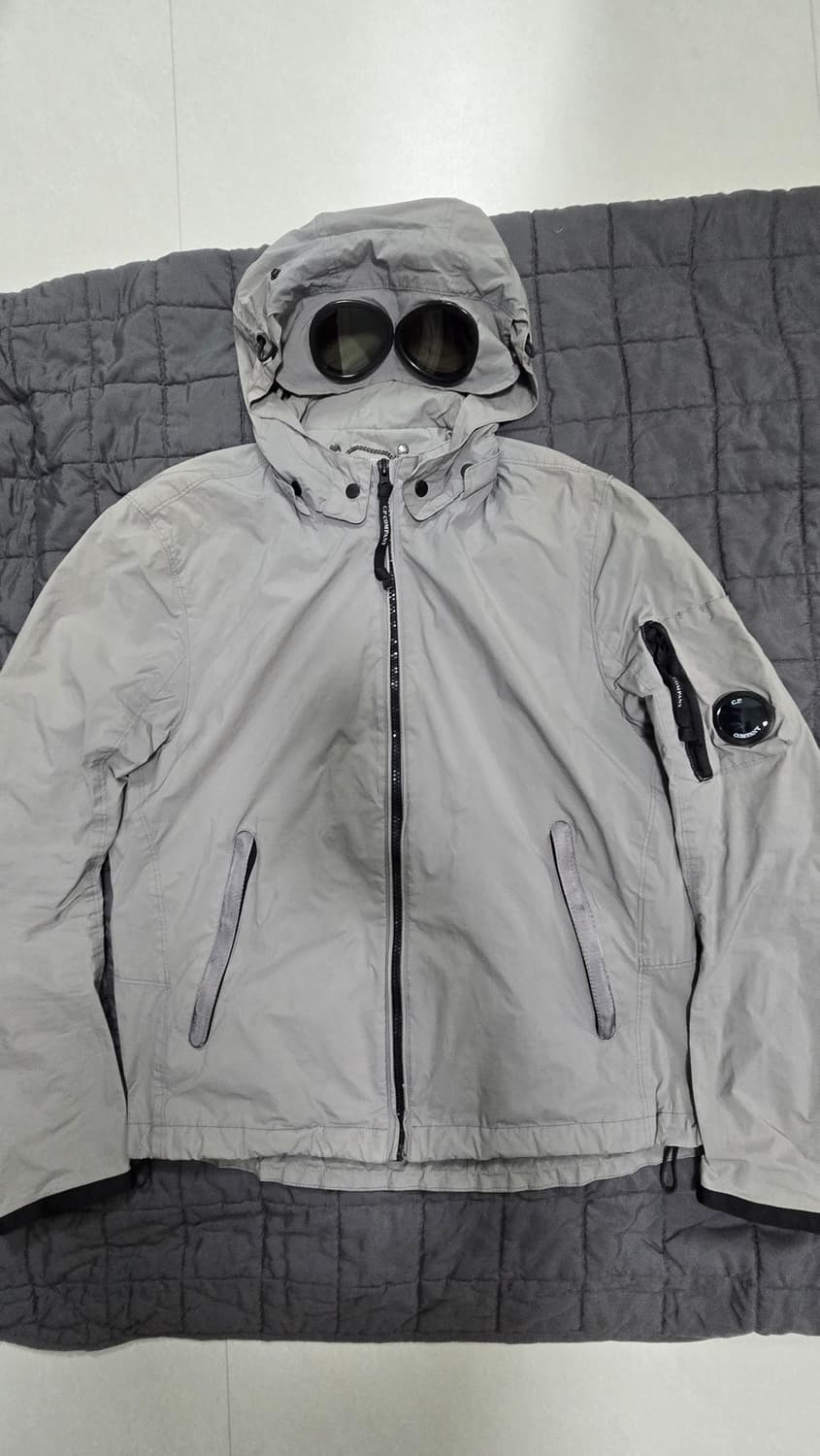 정품 cp컴퍼니 고글 후드 와펜 렌즈 그레이 바람막이 상품이미지3