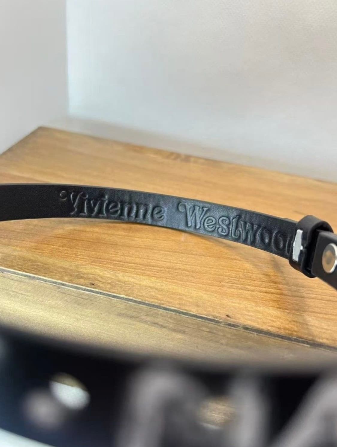 비비안웨스트우드 아카이브 레터링 orb 펑크 레더 초커 목걸이 상품이미지5