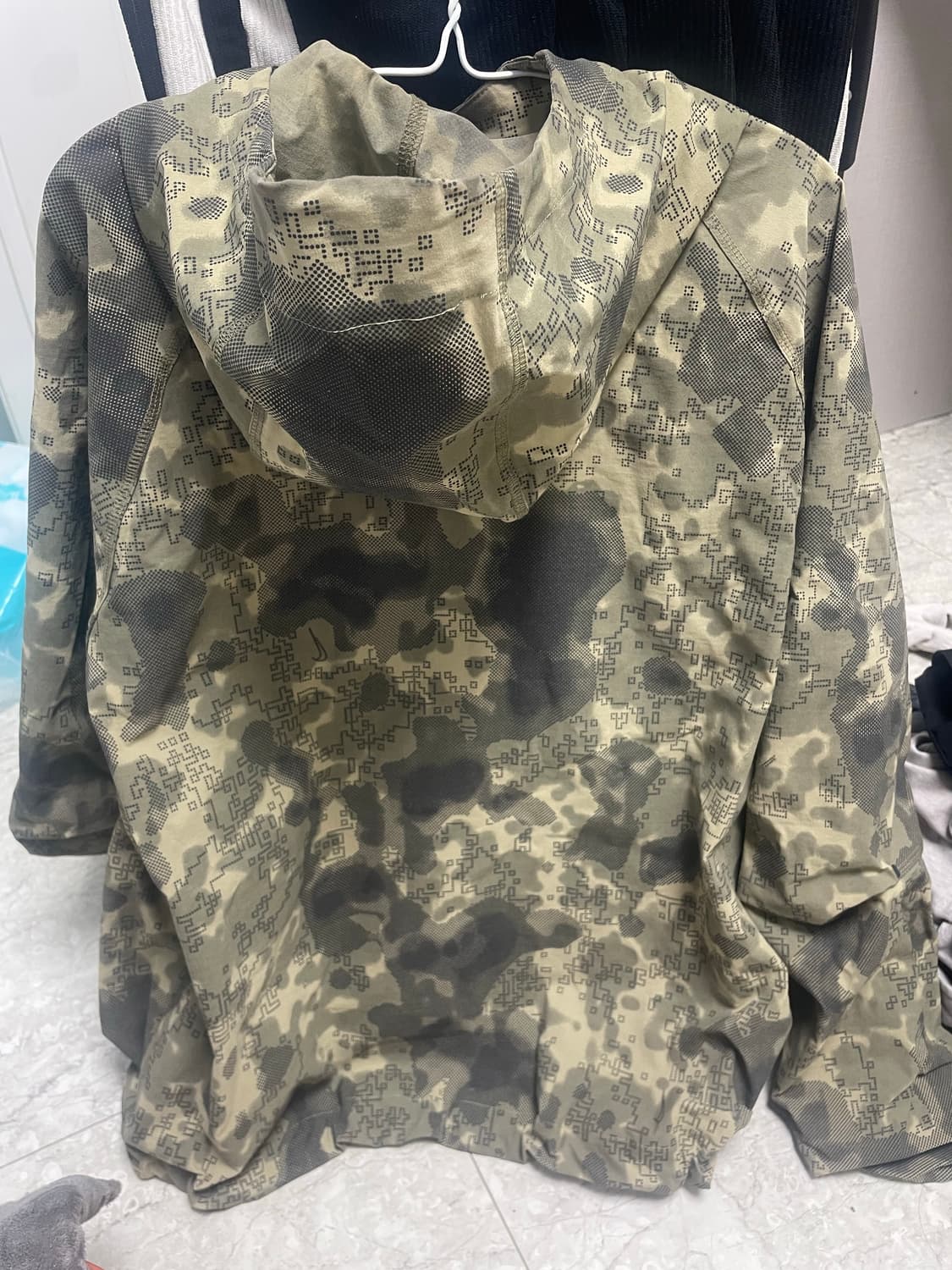 나이키 테크 카모 바람막이 상품이미지2