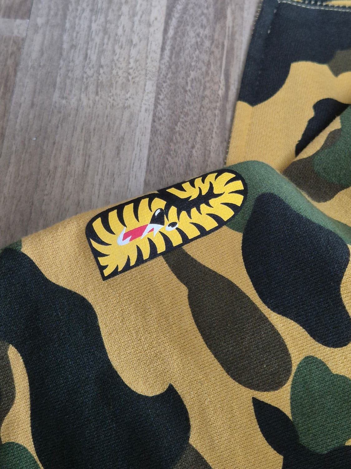 [XL] 베이프 PONR 퍼스트 카모 세컨드 샤크 풀 집 후드 옐로우 상품이미지9