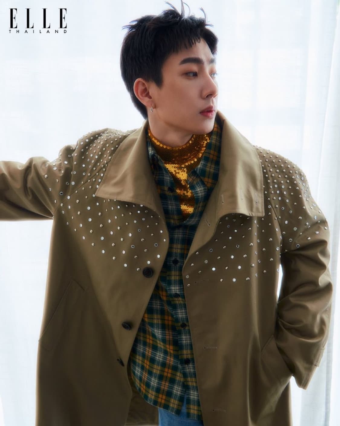 [박보검님 착용] 셀린느 22AW 크리스탈 스터드 코트 상품이미지2