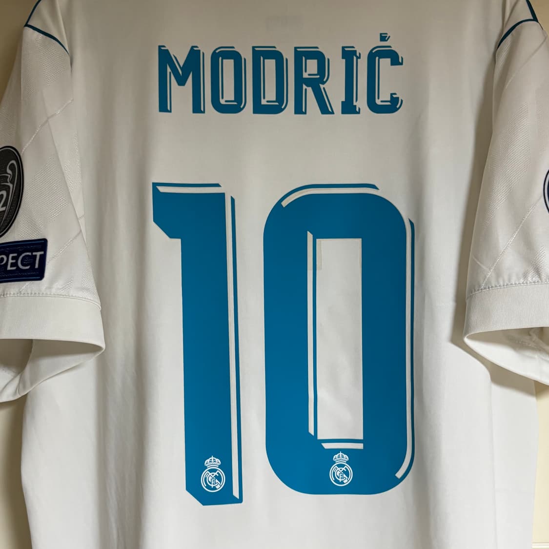 17-18 레알 마드리드 홈 챔스결승 모드리치 유니폼 상품이미지8