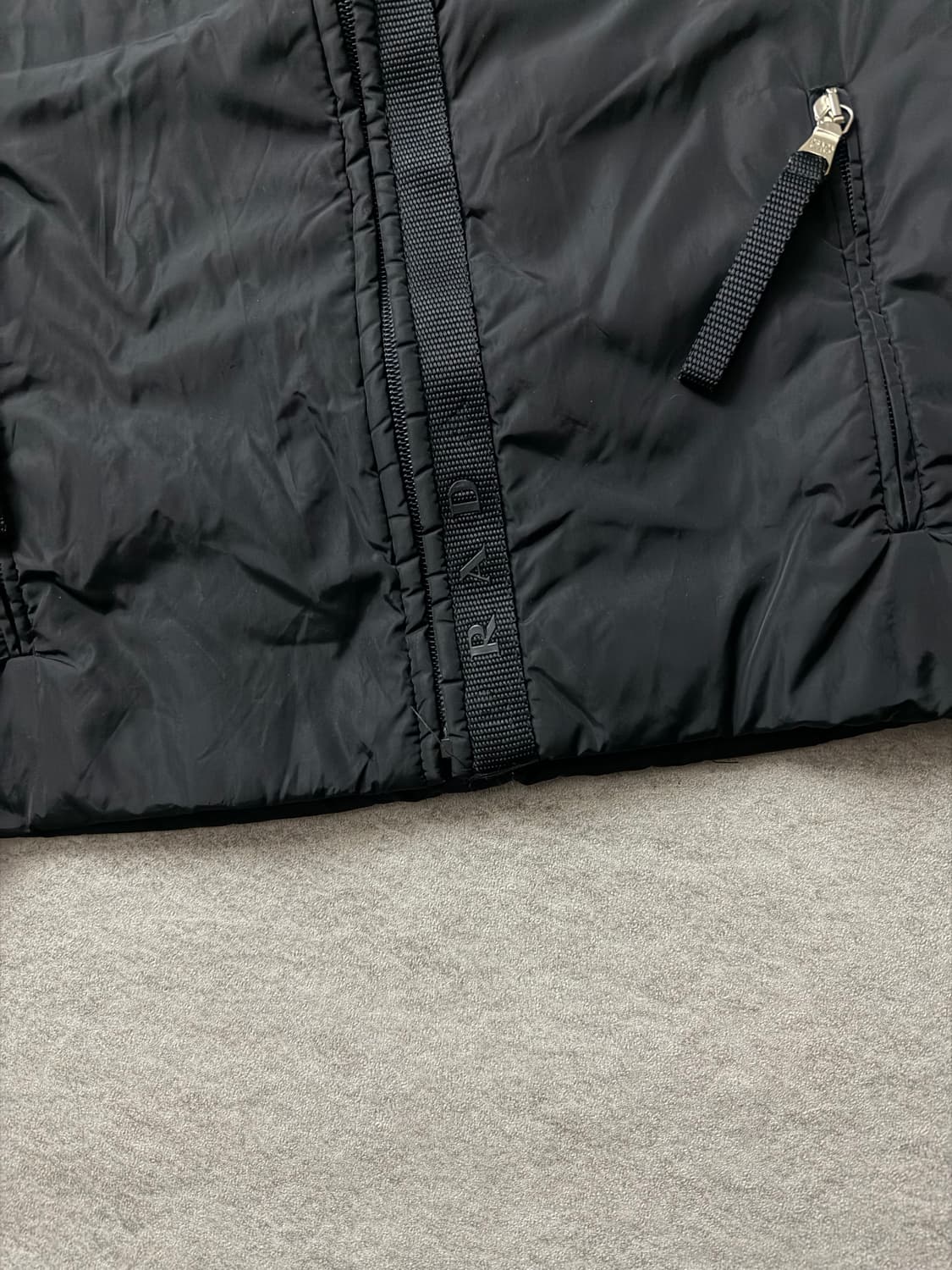 프라다 나일론 후드점퍼 상품이미지6