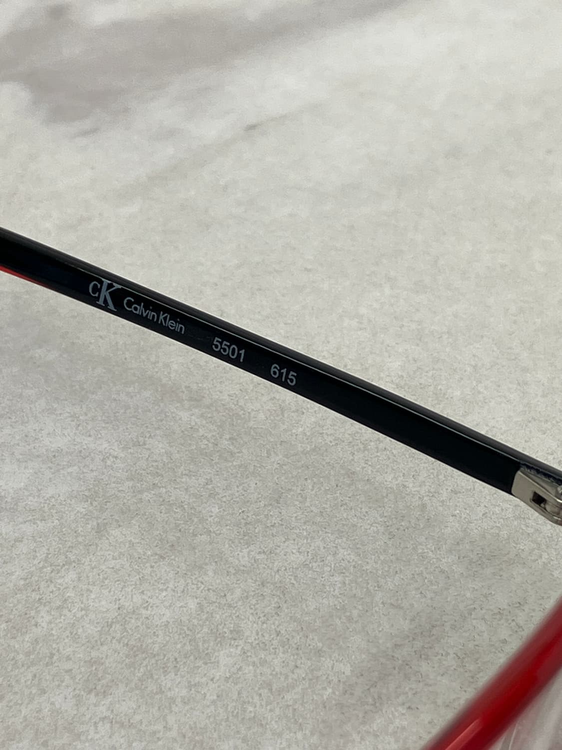 캘빈클라인 CK 씬 레드블랙 소프트 스퀘어 뿔테 안경 상품이미지8