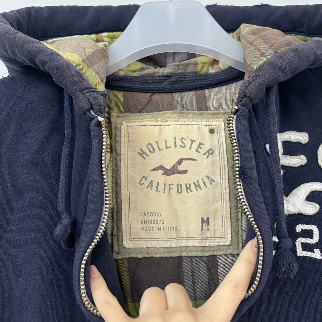 홀리스터 자수로고 체크 누빔안감 네이비 후드집업 상품이미지7