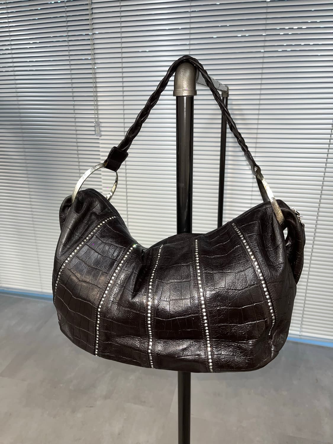Vincis bench Shoulder bag 상품이미지3