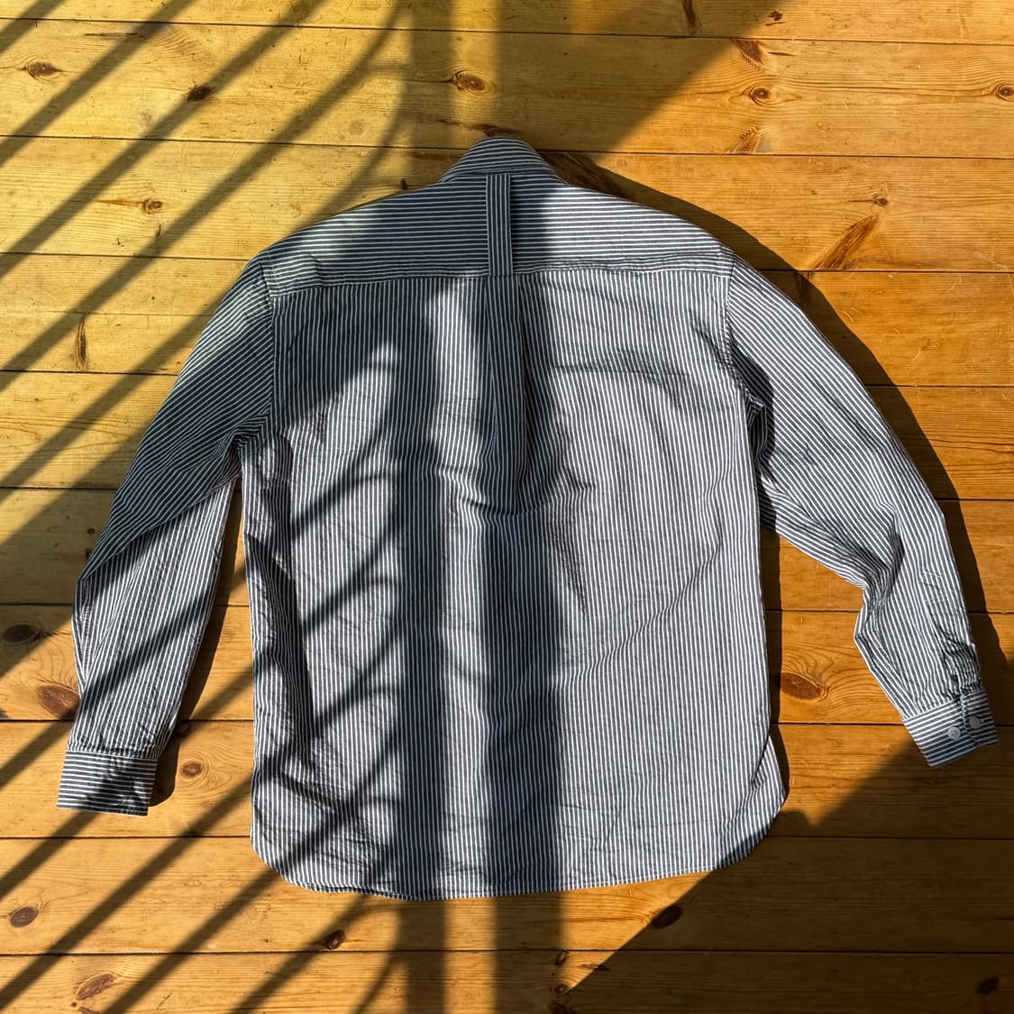 프리즘웍스 루프 스트라이프 셔츠 상품이미지3