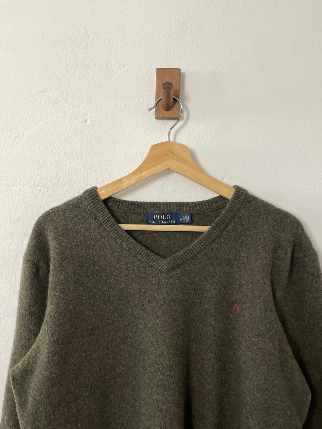 폴로 브이넥 니트  상품이미지2