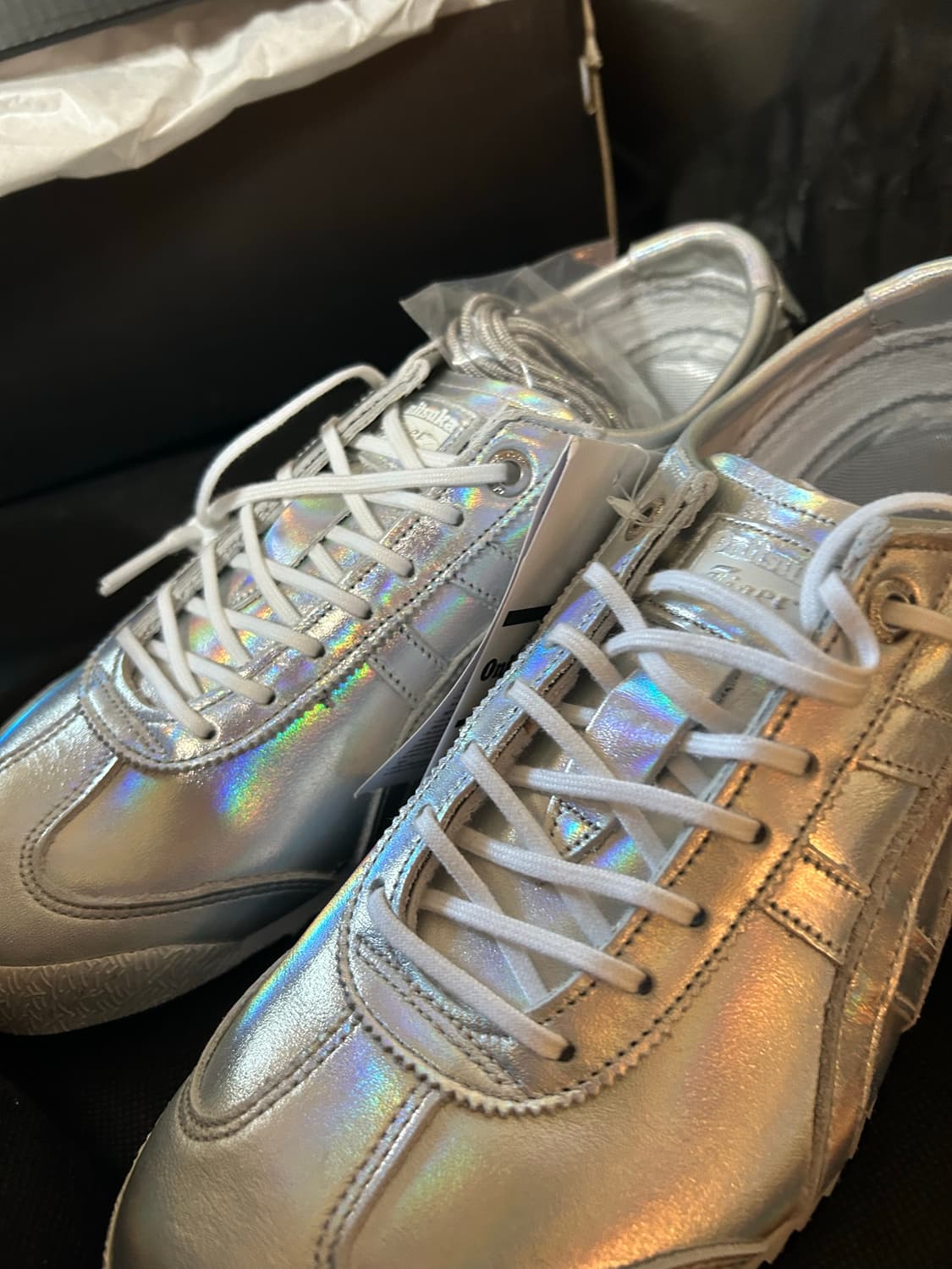 오니츠카 타이거 메탈릭 실버 스니커즈 새상품 상품이미지2