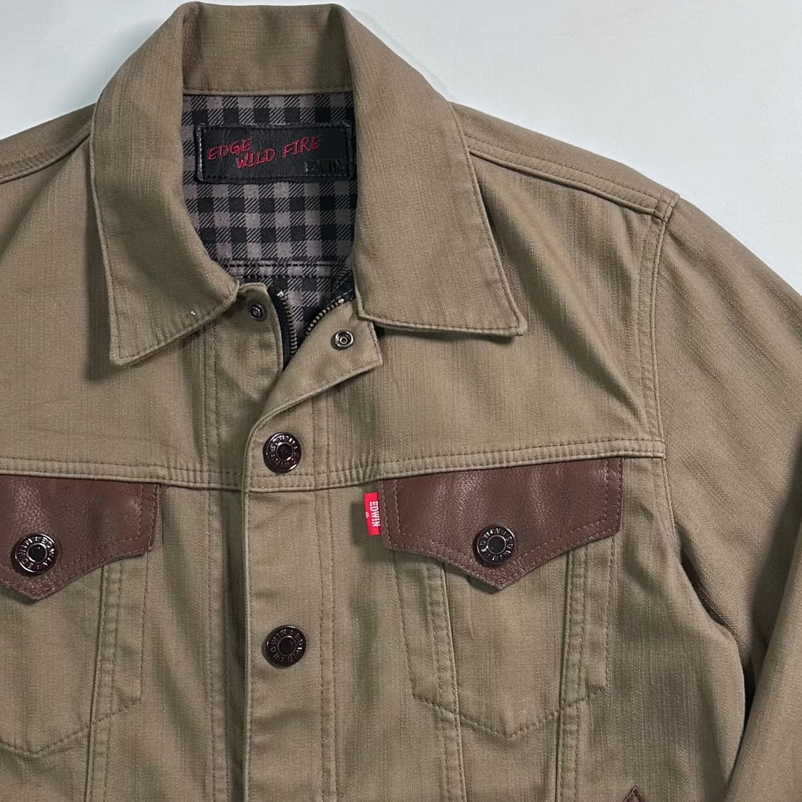 에드윈 레더 디테일 베이지 트러커 자켓 상품이미지4