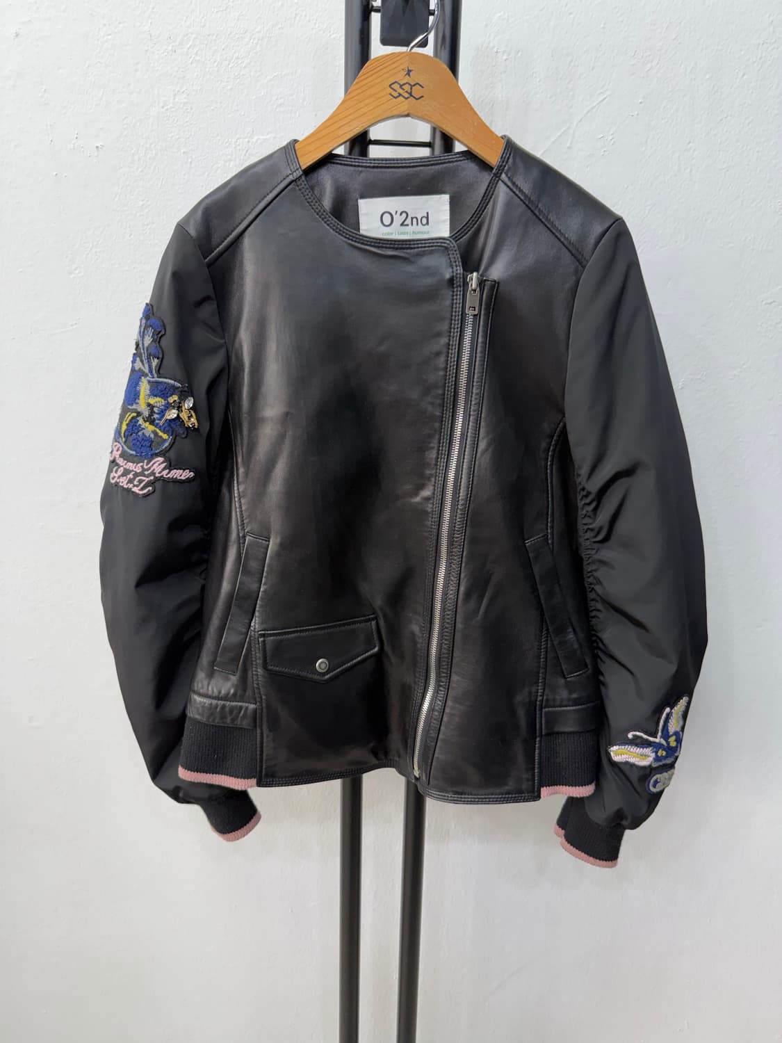 정품) O2ND 오즈세컨 한섬 천연가죽 배색 항공 봄버 자켓 55 상품이미지1