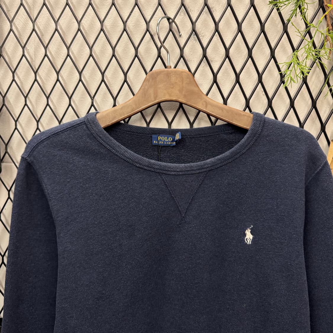 폴로 랄프로렌 크롭 스웻셔츠 화이트 포니 로고 포인트 네이비 상품이미지3