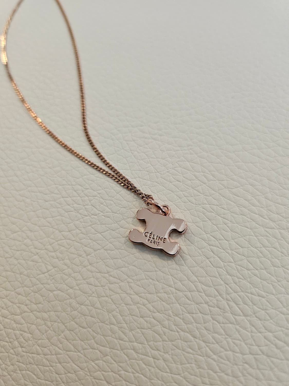 셀린느 업사이클링 트리오페 로즈골드 목걸이 상품이미지3