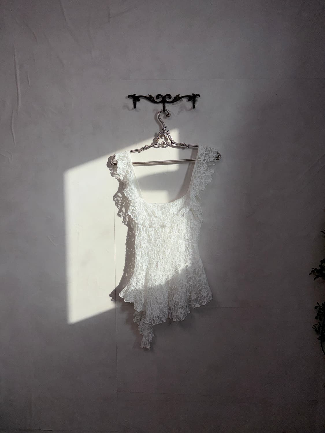 White floral lace unbalanced sleeveless  상품이미지4