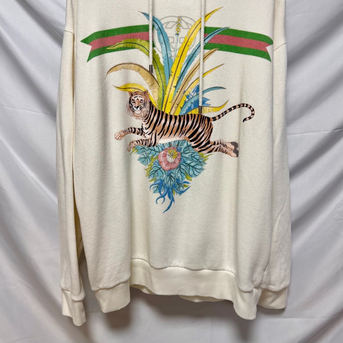 [S+급/XL] 구찌 GG삼선웹 타이거 프린팅 후드티 아이보리 상품이미지3