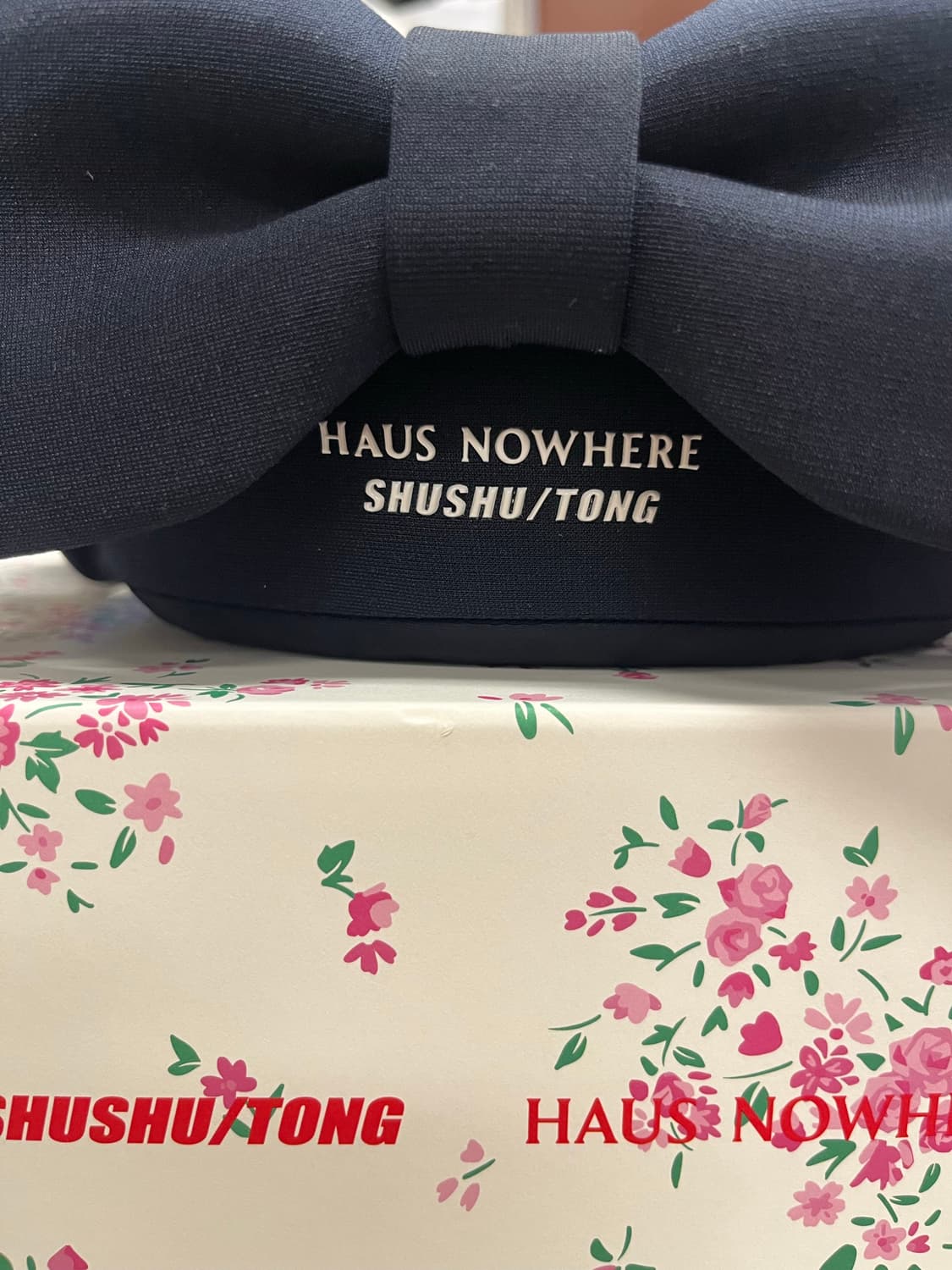 하우스 노웨어x슈슈통 넥필로우 네이비블루 상품이미지3