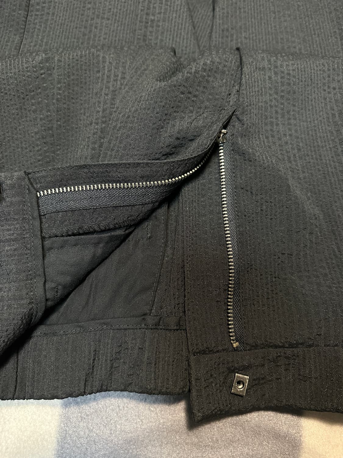 [디미트리 블랙] - 와이드핏 시어서커 투턱 팬츠_블랙 3(XL) 상품이미지5