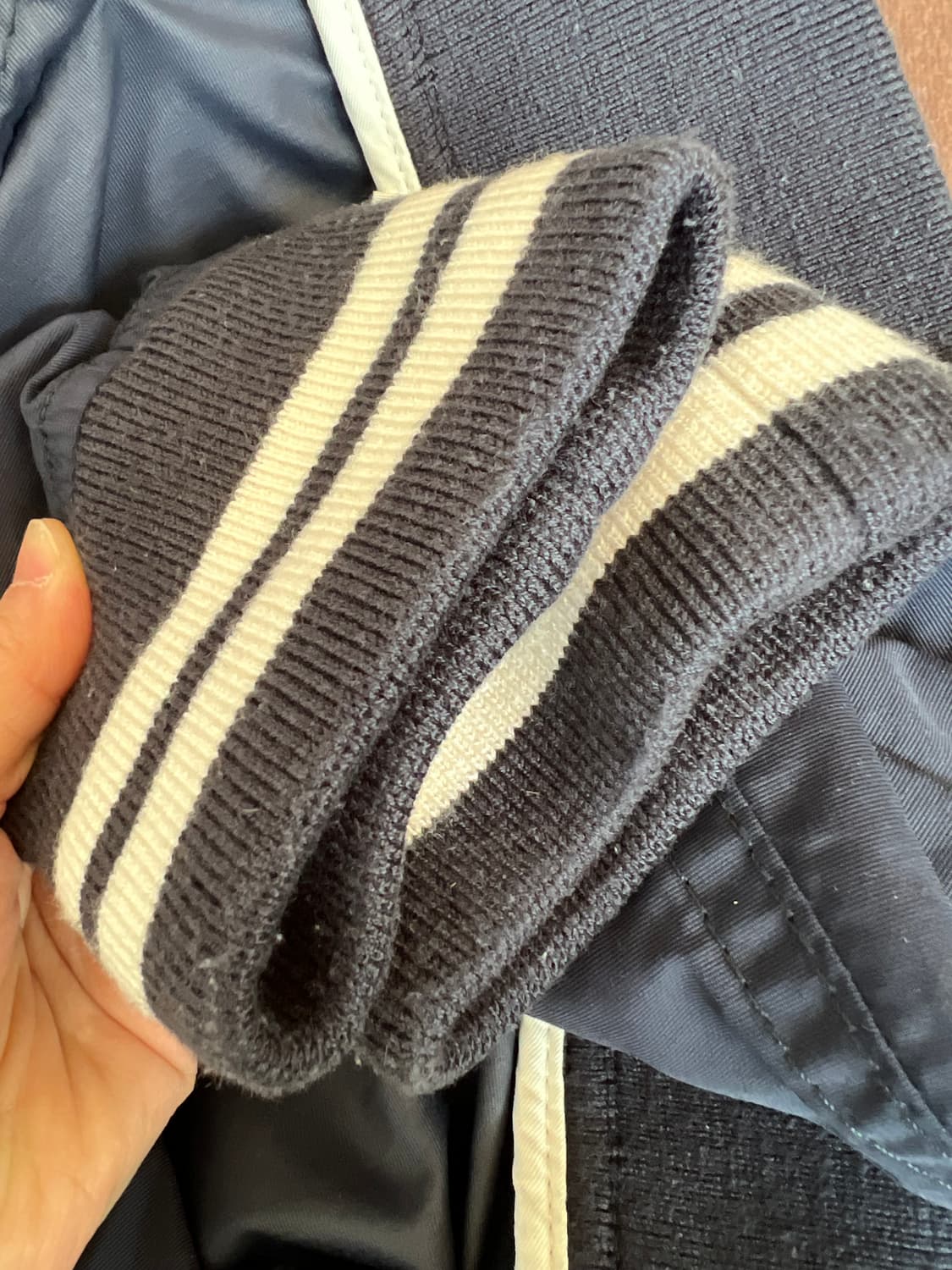 아베크롬비앤피치 남성 네이비 바람막이점퍼 간절기점퍼 상품이미지4