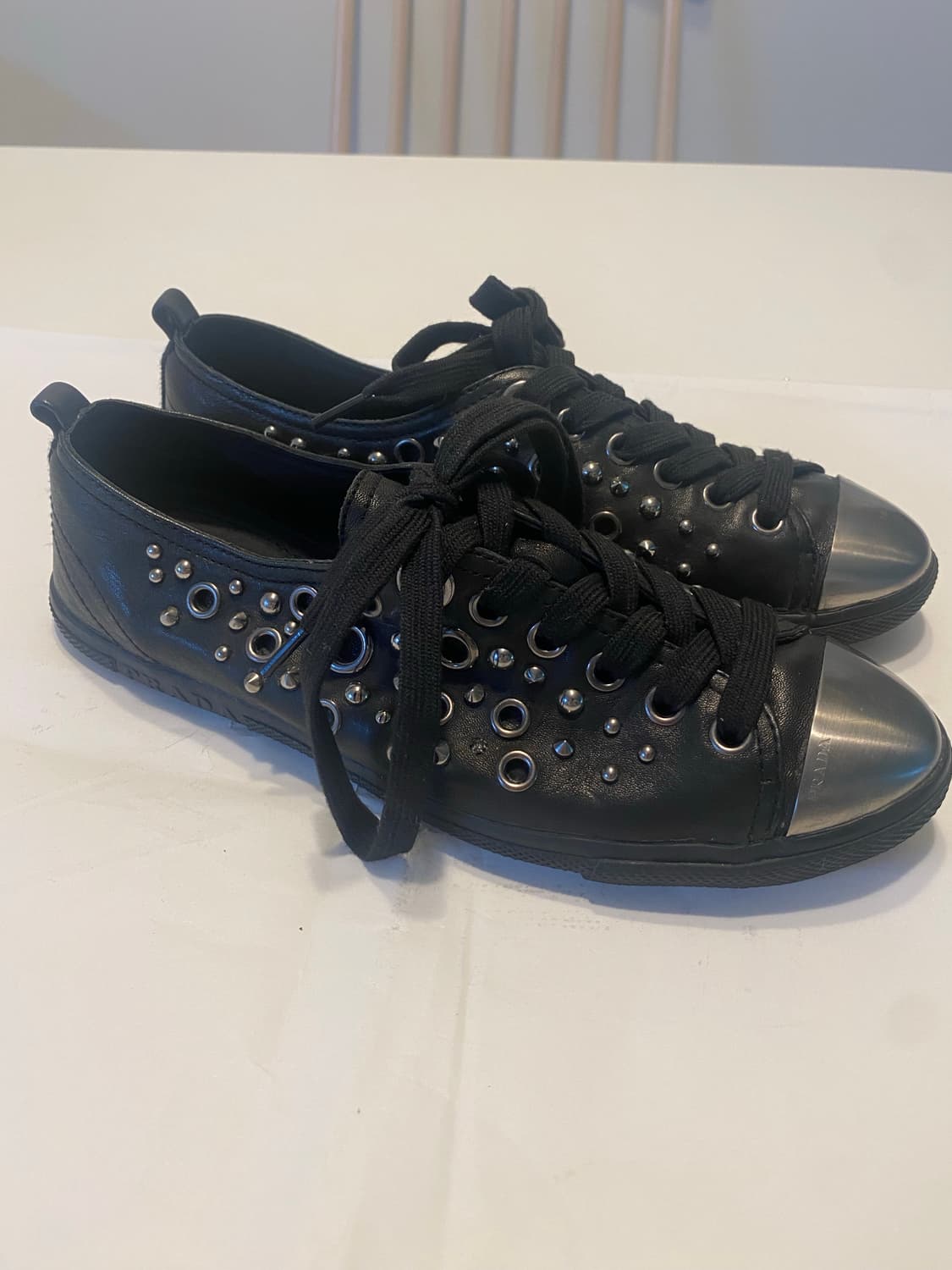 Prada 스터드 플랫 상품이미지2