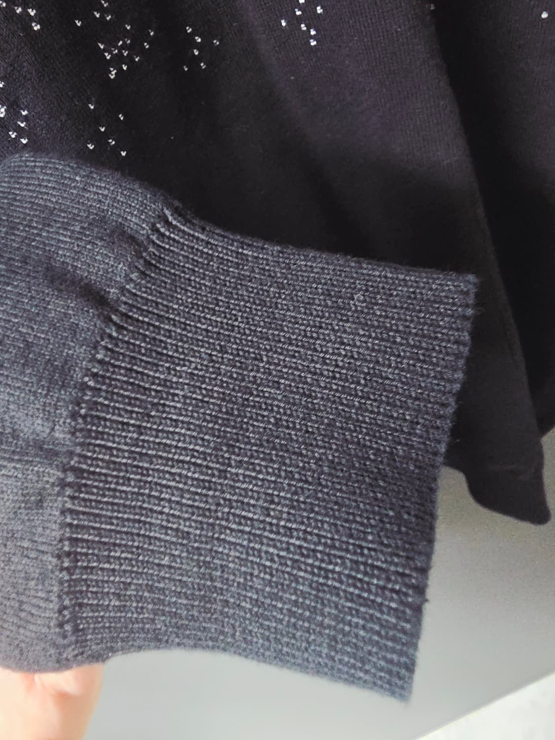 루이비통 모노그램 그라데이션 블랙니트M 상품이미지4